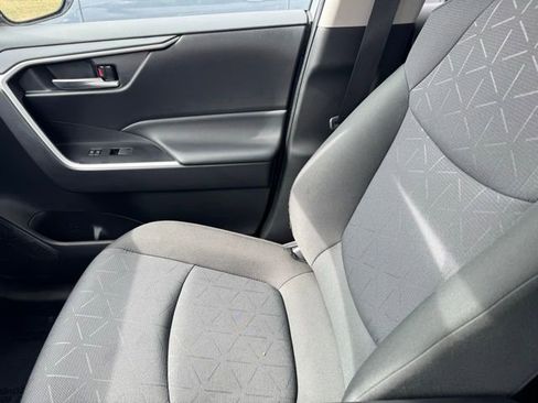 Used 2025 Toyota RAV4 XLE image 21