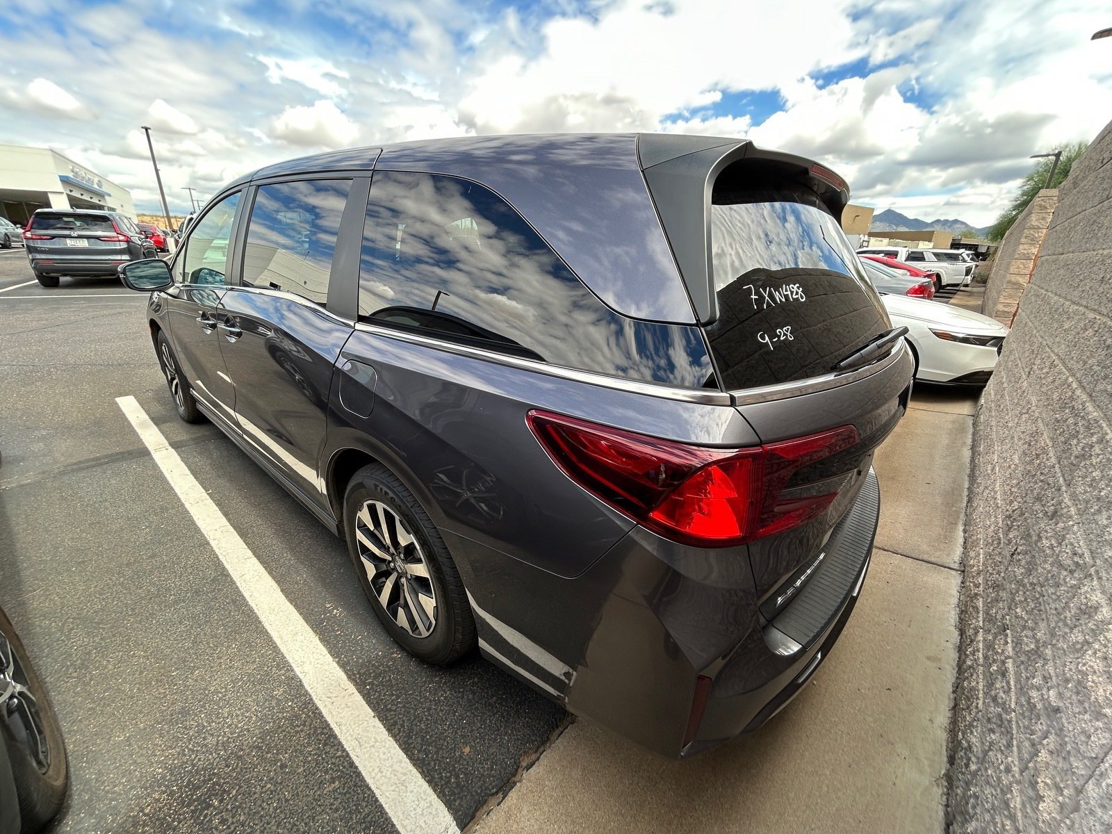 Used 2025 Honda Odyssey EX-L image 3