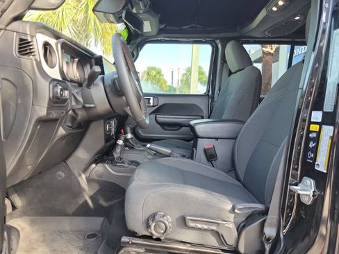 Used 2024 Jeep Wrangler Unlimited Sport AWD/4WD image 22