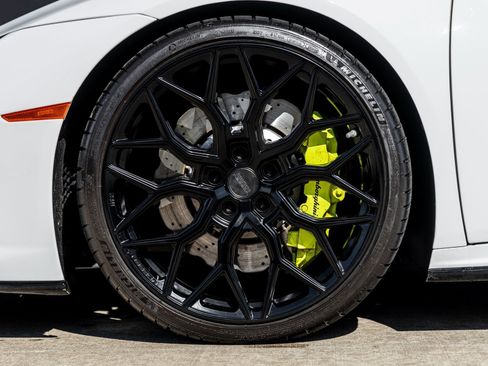 Used 2020 Lamborghini Huracan EVO image 12