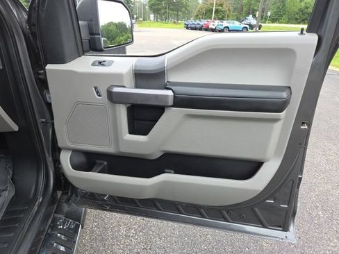 Used 2019 Ford F150 XLT w/ Equipment Group 302A Luxury AWD/4WD image 52