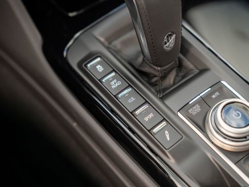 Used 2024 Maserati Levante GT Ultima image 27