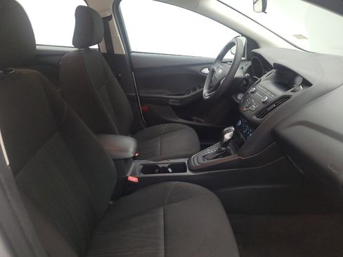 Used 2018 Ford Focus SE FWD image 21