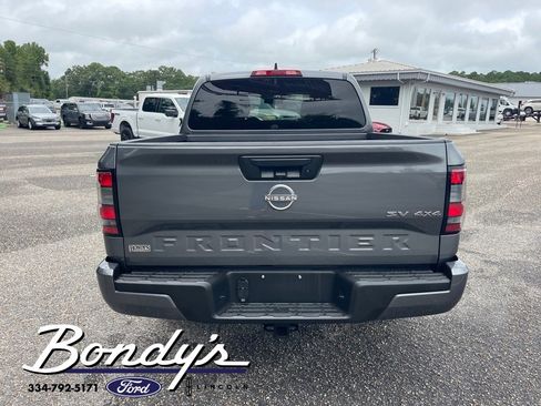 Used 2023 Nissan Frontier SV w/ Tow Package image 17