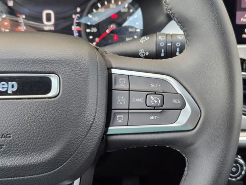 Used 2025 Jeep Compass Limited AWD/4WD image 22