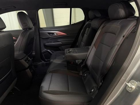 Used 2025 Chevrolet Equinox EV RS FWD image 22