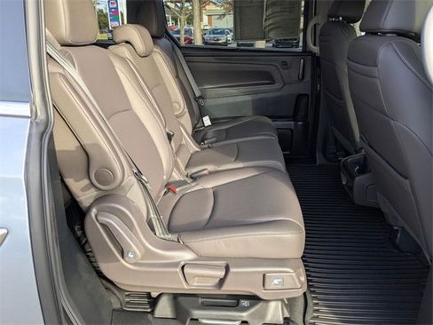 Certified 2024 Honda Odyssey Touring image 37