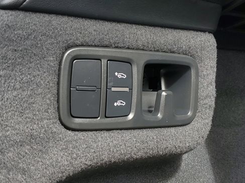 Used 2021 Lamborghini Urus image 11