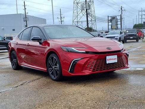 Used 2025 Toyota Camry XSE w/ Premium Package FWD image 2