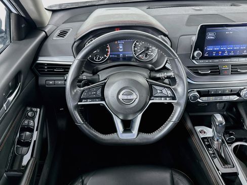 Used 2023 Nissan Altima 2.5 SR FWD image 18