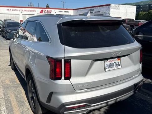 Certified 2023 Kia Sorento EX FWD image 5