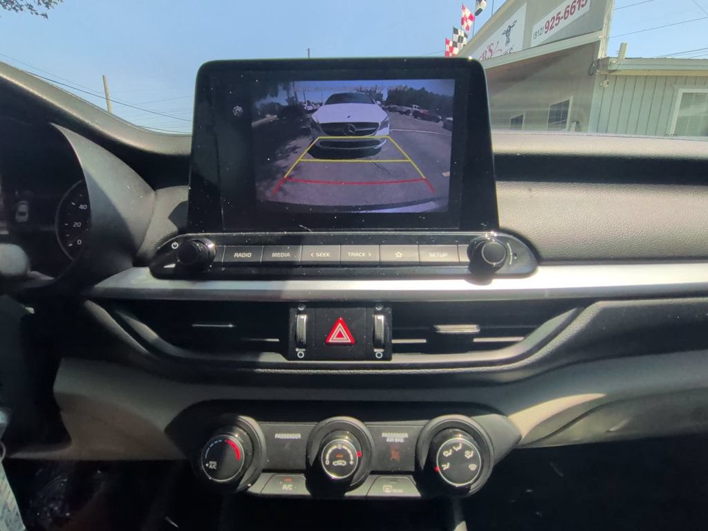 Used 2022 Kia Forte LXS w/ LXS Technology Package FWD image 18