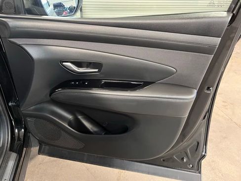 Used 2025 Hyundai Tucson Limited image 12