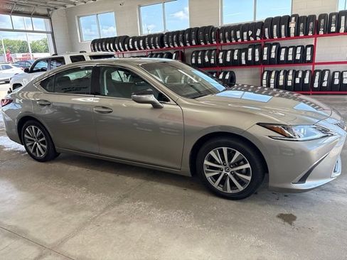 Used 2021 Lexus ES 350 w/ Premium Package FWD image 4