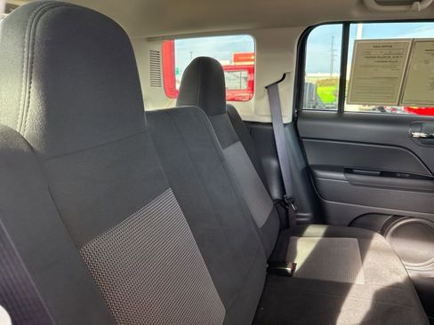 Used 2017 Jeep Patriot Latitude image 21