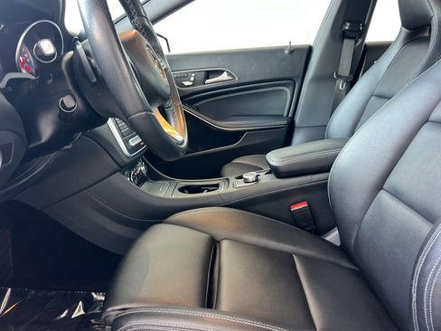 Used 2018 Mercedes-Benz CLA 250 image 10