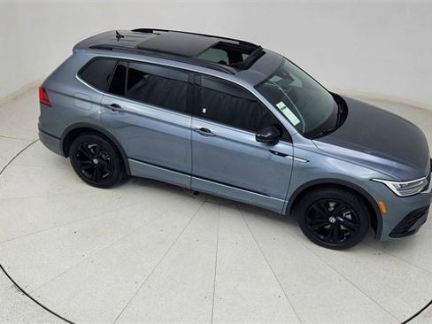Used 2023 Volkswagen Tiguan SE R-Line image 76