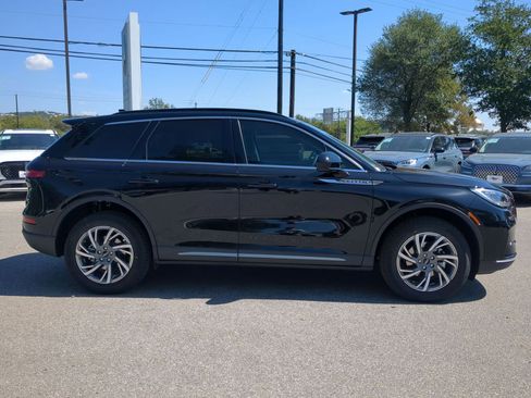 New 2026 Lincoln Corsair Premiere image 2