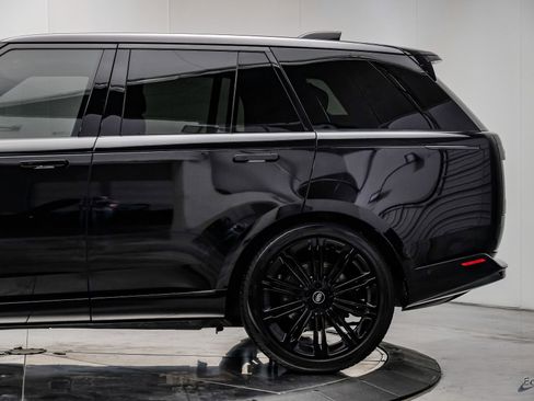 Used 2024 Land Rover Range Rover SE image 7
