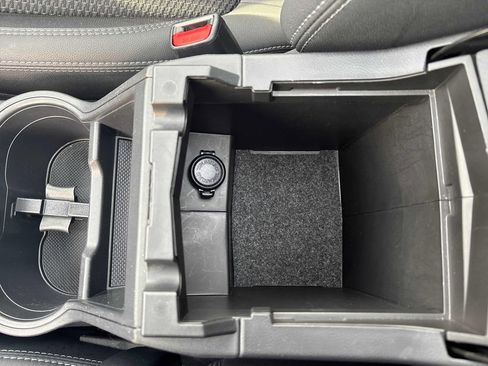 Used 2023 Subaru Forester Premium image 32