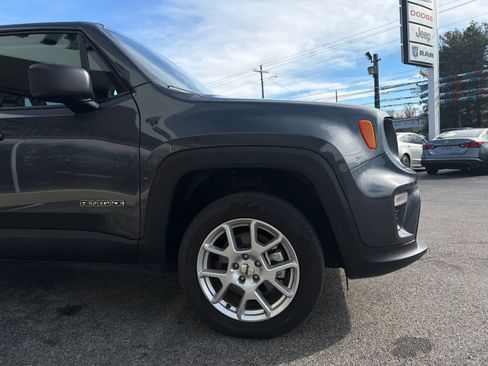 Used 2023 Jeep Renegade Latitude image 6