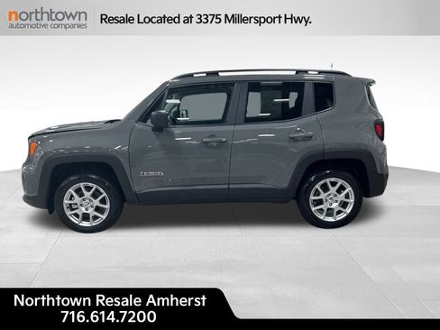 Used 2022 Jeep Renegade Latitude w/ Convenience Group image 3