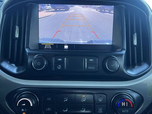 Used 2020 GMC Canyon SLE w/ SLE Convenience Package image 6