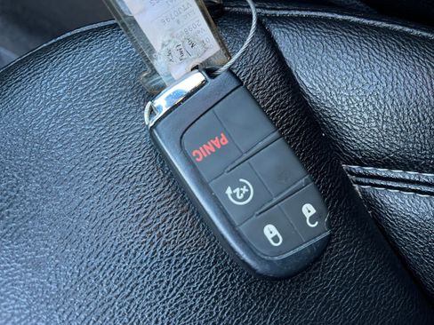 Used 2025 Jeep Compass Limited AWD/4WD image 21