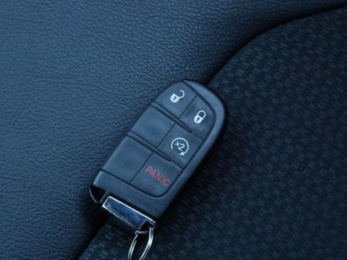 Used 2023 Jeep Compass Trailhawk w/ Trailhawk Convenience Group image 32