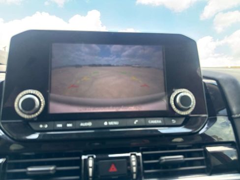 Used 2022 Nissan Pathfinder SV FWD image 39