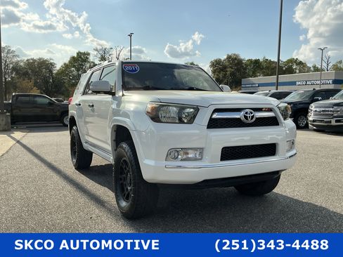 Used 2011 Toyota 4Runner SR5 image 7