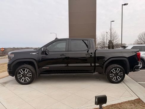 Used 2024 GMC Sierra 1500 AT4 w/ Technology Package image 2