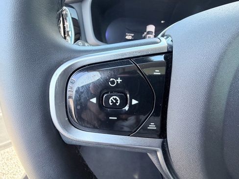 Used 2025 Volvo V60 B5 Cross Country Plus image 14