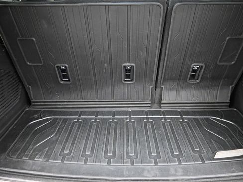 Used 2025 GMC Yukon Denali w/ LPO, Floor Liner Package image 10