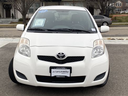 Used 2009 Toyota Yaris 4-Door Hatchback image 9