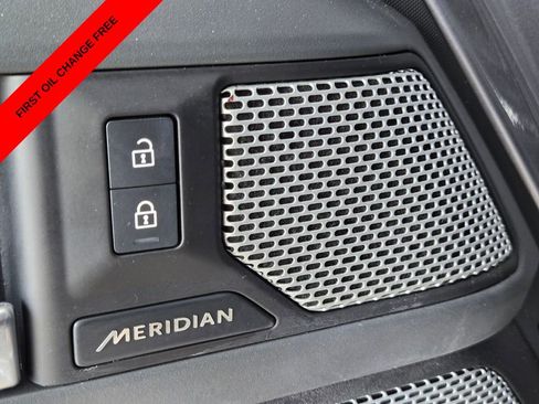 Used 2024 Land Rover Defender 130 X-Dynamic SE image 35