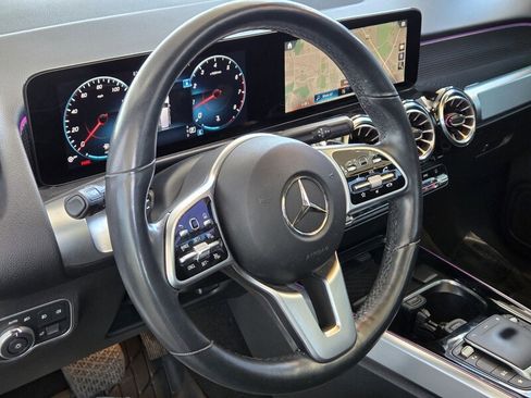 Certified 2022 Mercedes-Benz GLB 250 4MATIC image 25