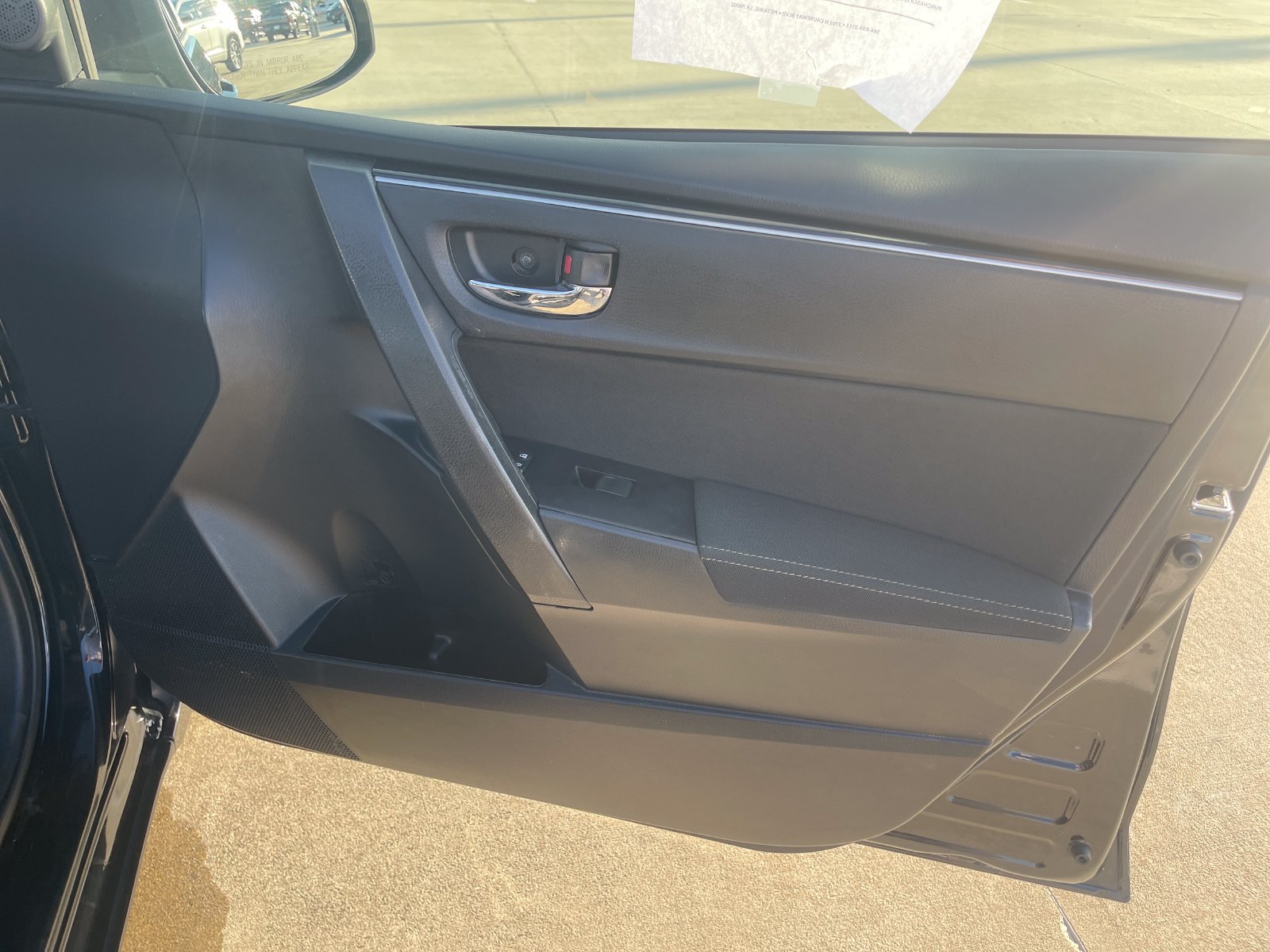 Used 2019 Toyota Corolla LE FWD image 17