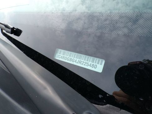 Used 2018 Dodge Grand Caravan SE w/ UConnect Hands-Free Group FWD image 36