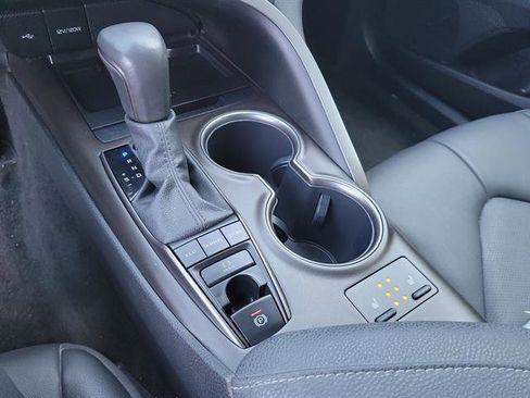 Used 2024 Toyota Camry XSE FWD image 15