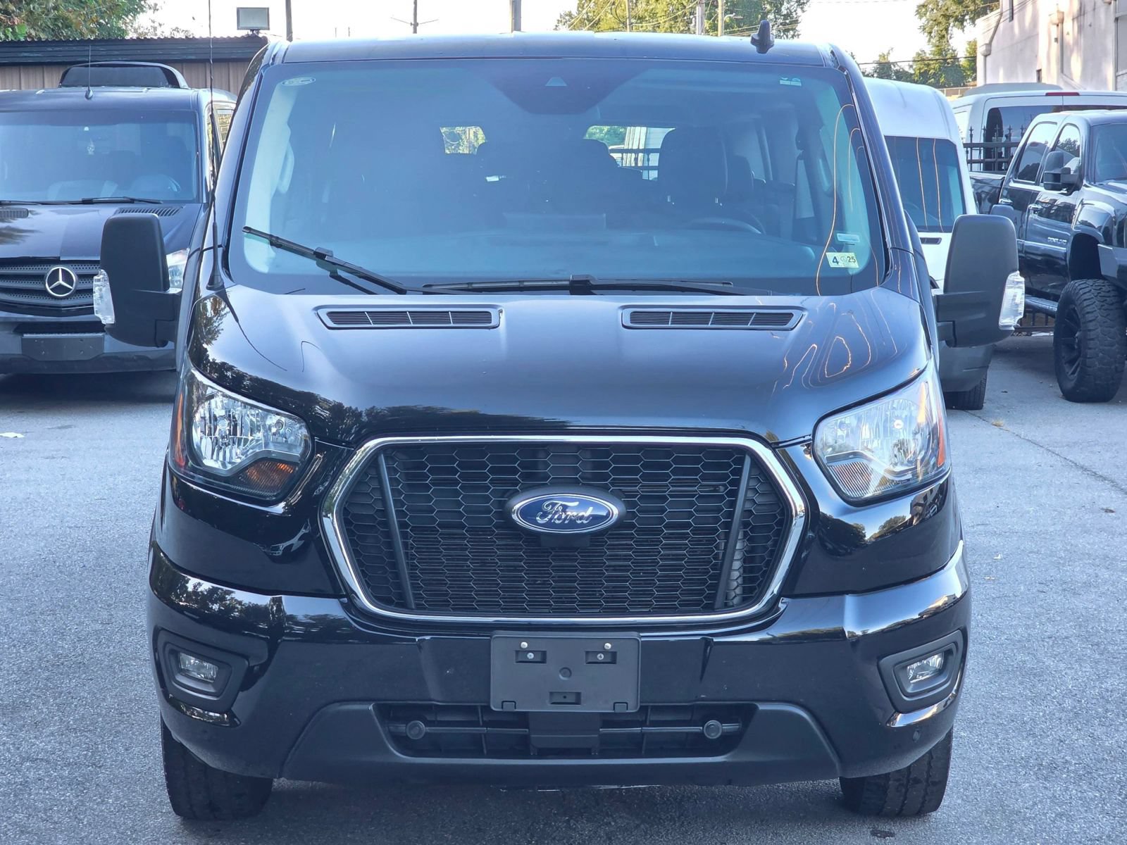 Used 2024 Ford Transit 350 XLT RWD image 10