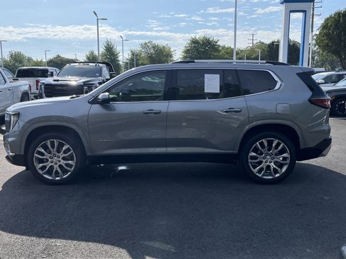 Used 2025 GMC Acadia Denali w/ Super Cruise Package FWD image 7