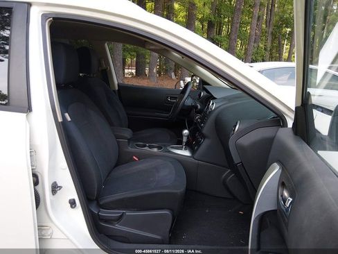 Used 2015 Nissan Rogue S w/ Convenience Package AWD/4WD image 4