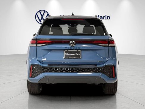 New 2026 Volkswagen Tiguan SE R-Line AWD/4WD image 4