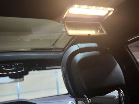 Used 2018 Mercedes-Benz S 560 Sedan image 32