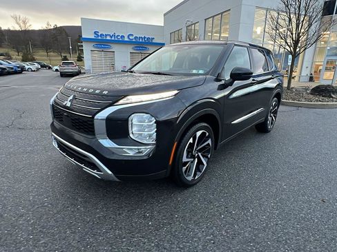 Used 2024 Mitsubishi Outlander SE image 8