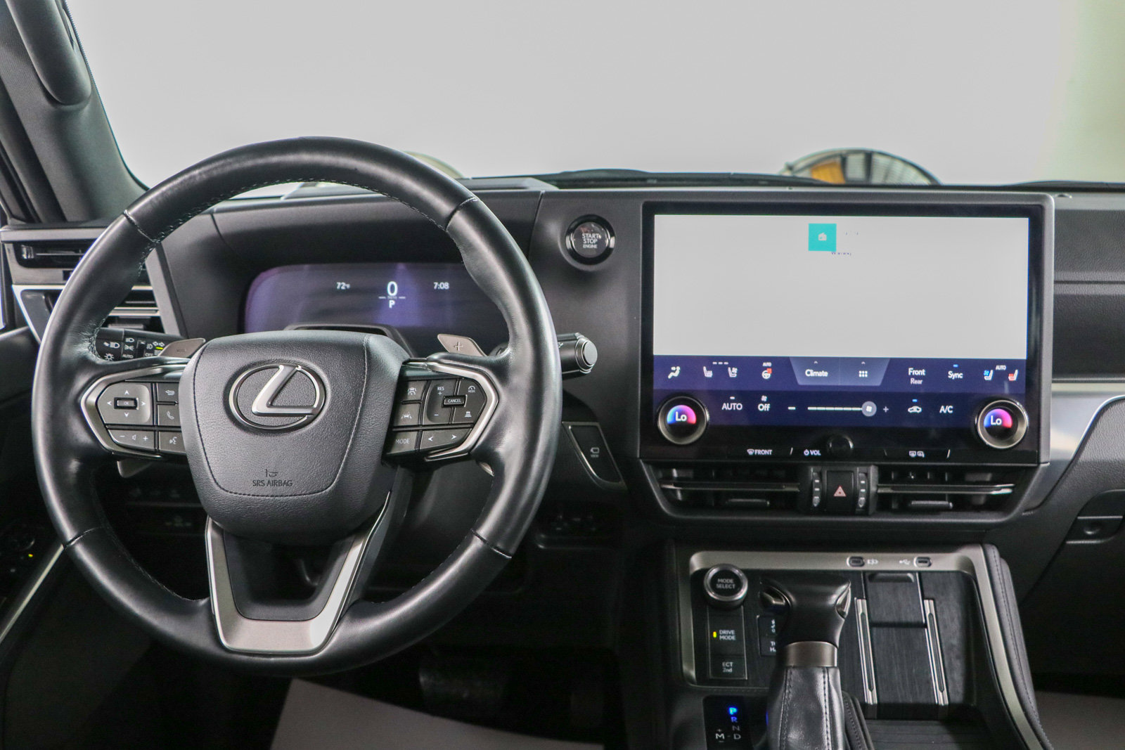 Used 2024 Lexus GX 550 w/ Accessory Package (Z1) AWD/4WD image 18