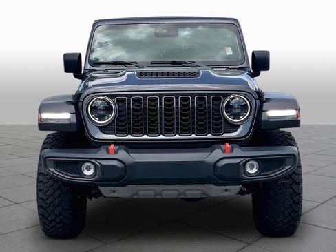 Used 2025 Jeep Gladiator Mojave AWD/4WD image 4