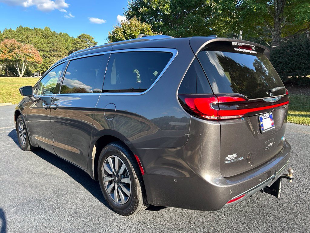 Used 2021 Chrysler Pacifica Touring-L w/ Uconnect Theater Family Group FWD image 20