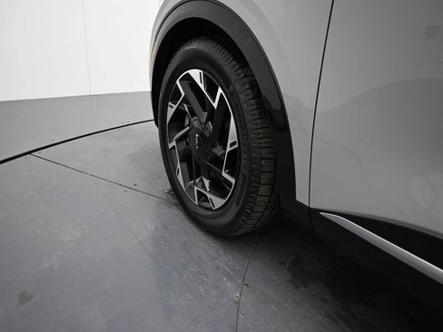 Used 2023 Kia Sportage SX image 11